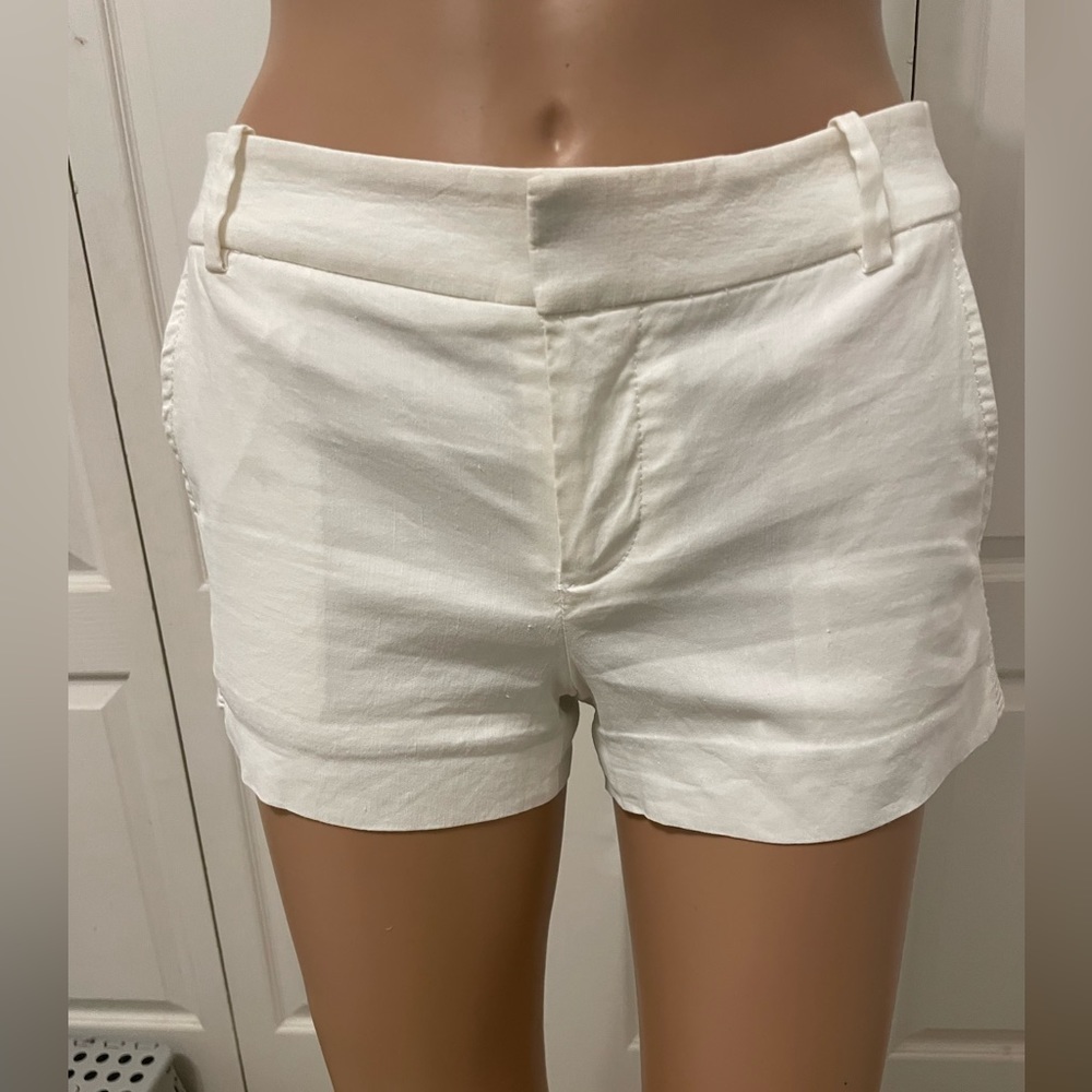 Bebe White Shorts size 00